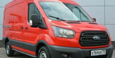 Ford снова добавил модели Transit российских деталей