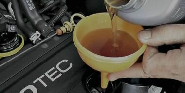 Три причины перевести автомобиль на отечественное моторное масло