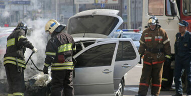 Почему зимой так часто горят автомобили во время парковки
