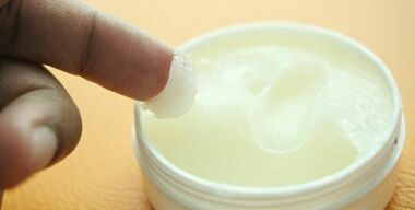 Готовим машину к зиме с помощью силиконовой смазки из аптеки