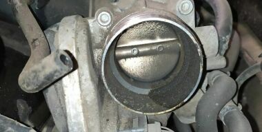 Чистка заслонки впускного тракта своими руками