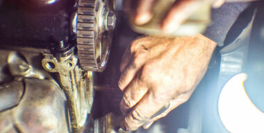 Как поменять ремень ГРМ в поле или на даче