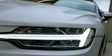 Как подручными средствами быстро защитить фары от зимней слякоти