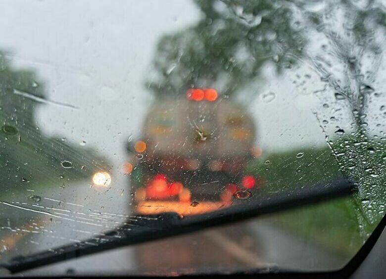 Изображение 5 способов сделать так, чтобы во время дождя в машине не потели окна