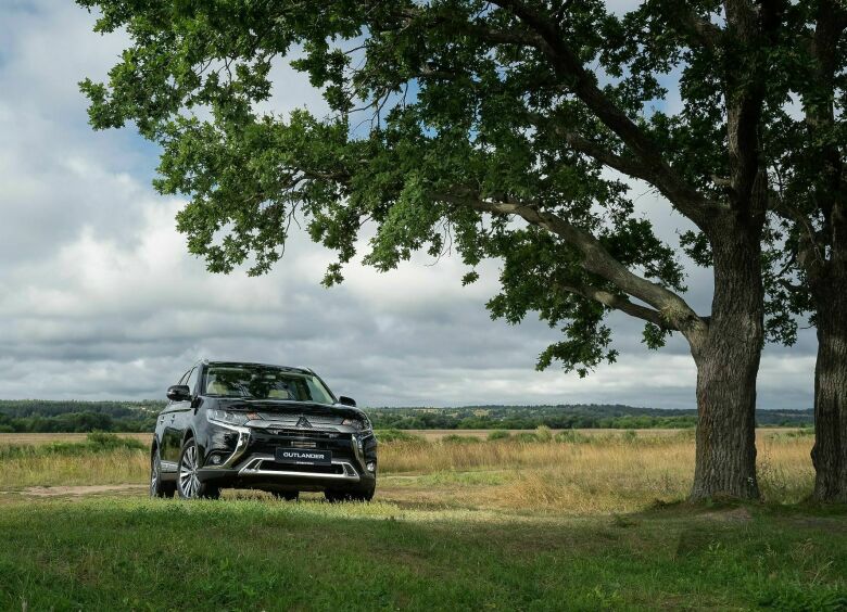 Изображение Черный русский: первый тест-драйв Mitsubishi Outlander Black Edition