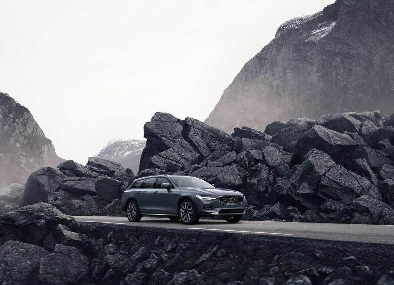 Изображение Volvo объявила рублевые цены на обновленные S90 и V90 Cross Country