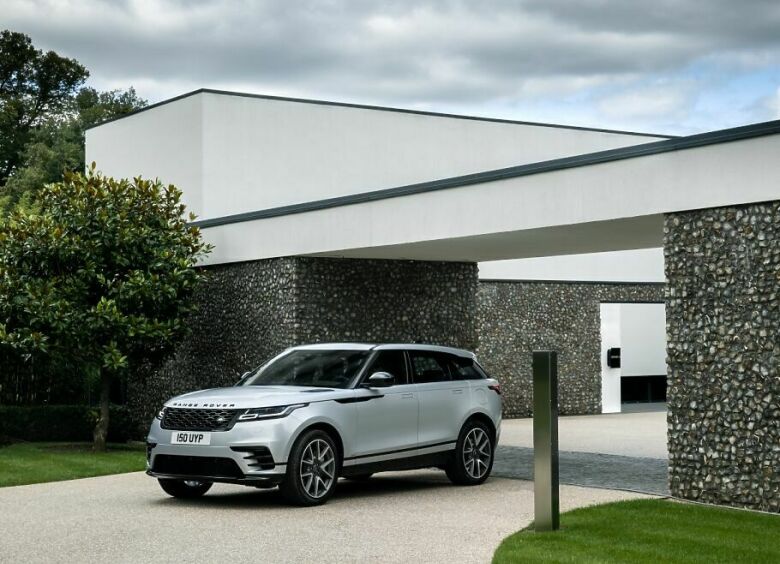 Изображение Range Rover Velar получил новые моторы и продвинутую мультимедиа-систему