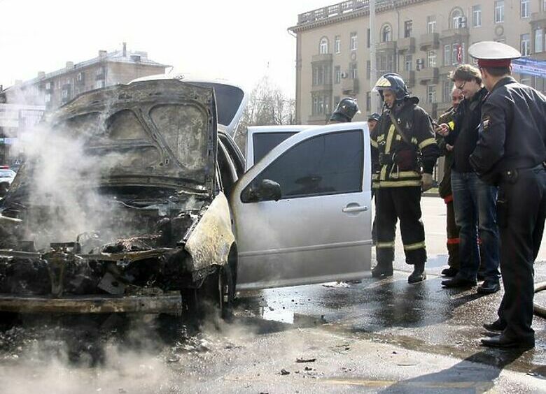 Изображение 5 причин, когда исправный автомобиль может неожиданно загореться