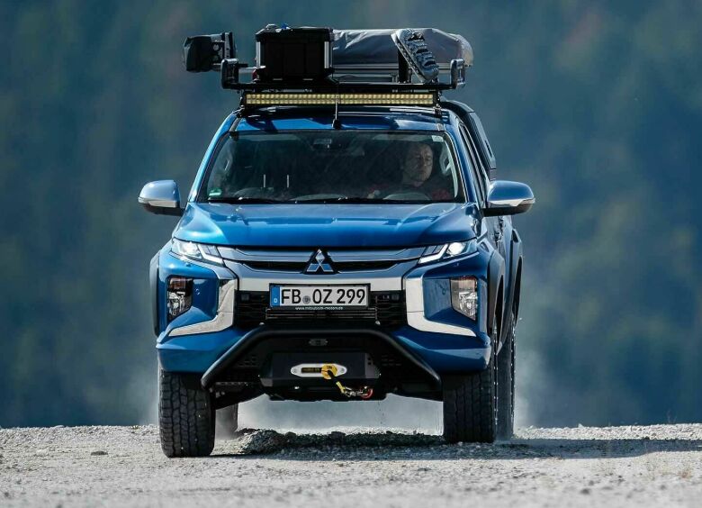 Изображение Mitsubishi L200 превратили во внедорожный кемпер