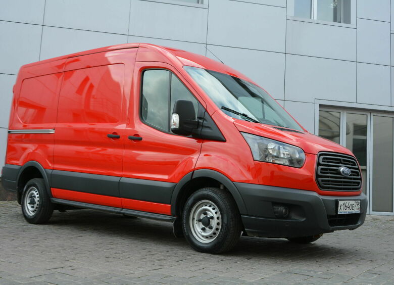 Изображение Тест-драйв Ford Transit: нереальный фургон