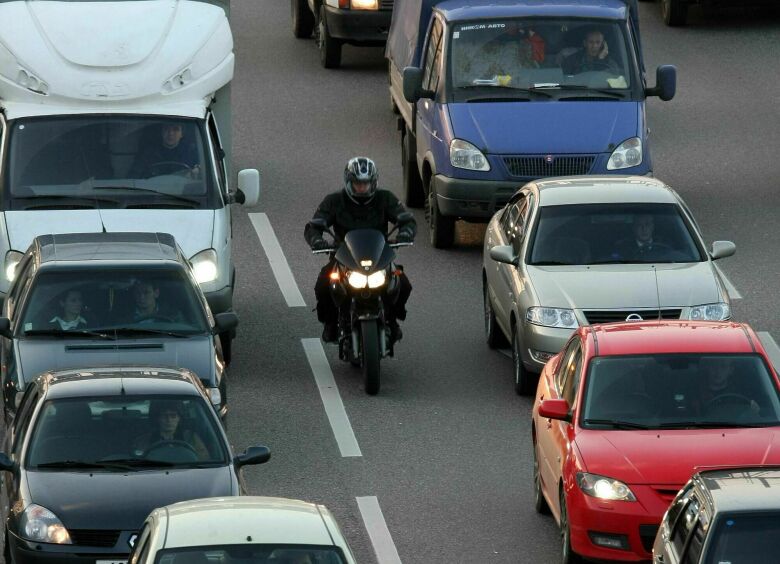 Изображение Не заметил и сбил мотоциклиста в своей полосе: кто будет виноват в ДТП?