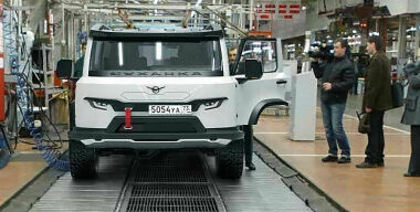 «Красивая машинка»: потребители оценили новый дизайн УАЗ «Буханки»