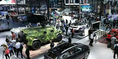 Китайская Dongfeng представила два новых кроссовера и один супермотор