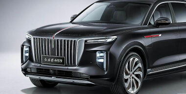 «Кортежу» не снилось: китайская марка «Красное знамя» выпустила кроссовер за $100 000