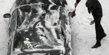 Как крем, носок, бумага и кошачий наполнитель избавят от проблем, связанных с холодным пуском авто