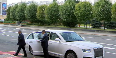 Президент Татарстана «оседлал» Aurus Senat