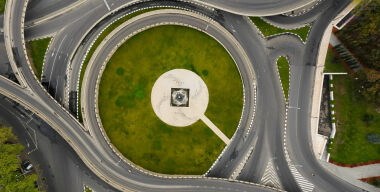 Как не нарваться на дурацкий штраф при проезде «кругового движения»