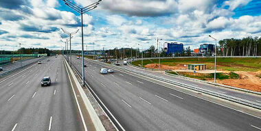 Чиновники рассказали, почему на российских дорогах никогда не будет ограничения скорости 150 км/ч