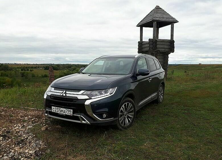 Изображение Дорога длиною в 8 лет: видео тест-драйв Mitsubishi Outlander