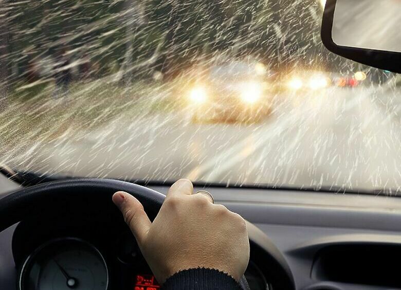 Изображение Как не «ослепнуть» за рулем авто во время сильного ливня
