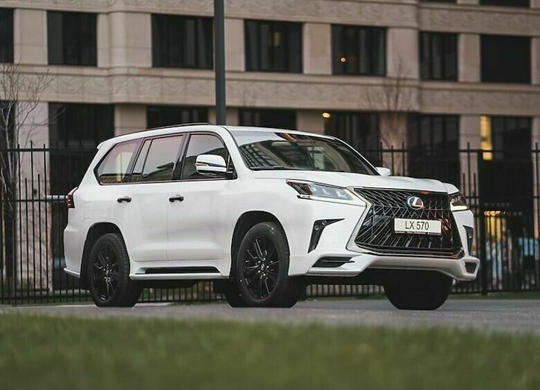 Изображение Внедорожник Lexus LX в России стал роскошнее и темнее