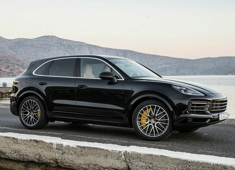 Изображение В России отзывают огнеопасные кроссоверы Porsche Cayenne