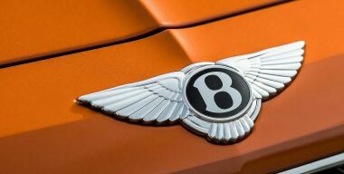 Bentley Bentayga: фото обновленного кроссовера рассекречены до премьеры