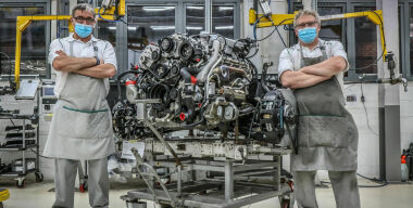 Bentley выпустил последний экземпляр легендарного V8