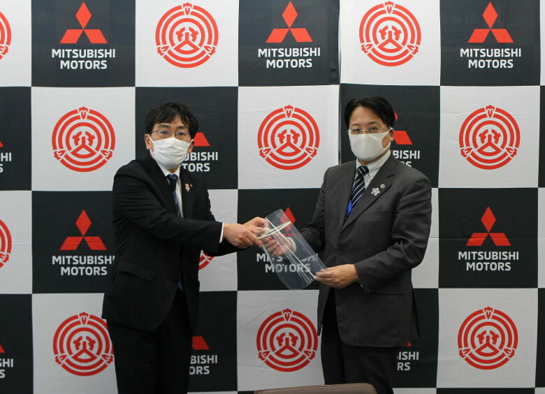 Изображение На заводах Mitsubishi тоже начали производить медицинские маски