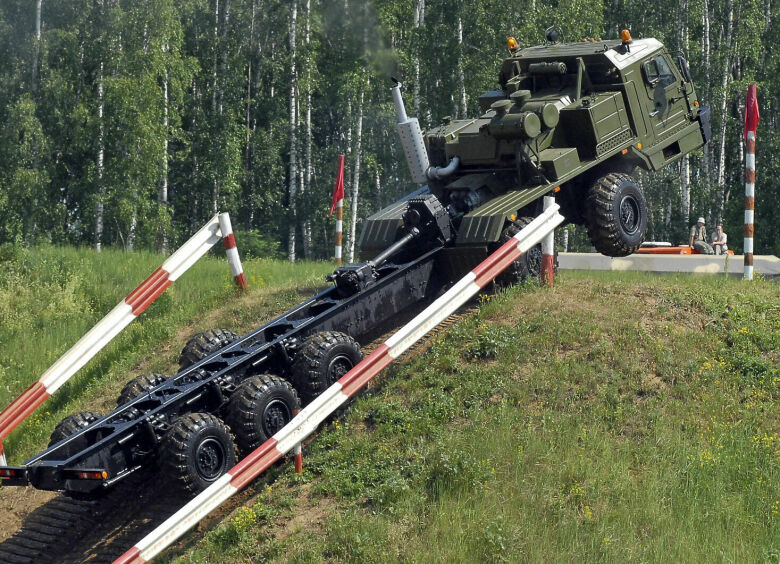 Изображение Военный КамАЗ отправляется в космос вслед за Tesla