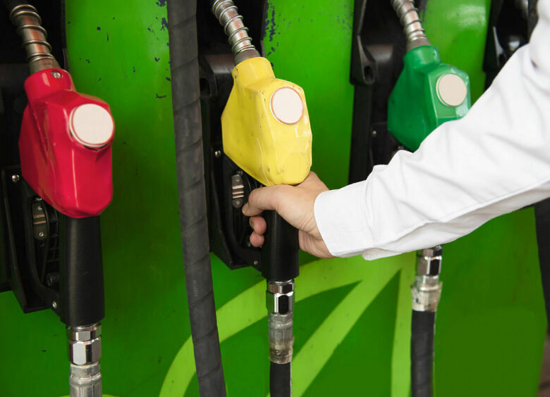 Изображение 5 способов сэкономить на бензине летом