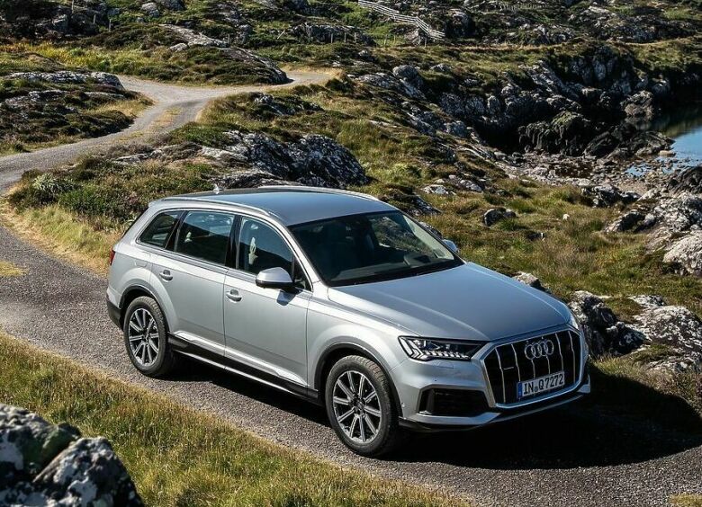 Изображение Немцы привезли в Россию обновленный кроссовер Audi Q7