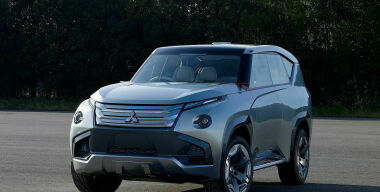 Японцы неожиданно решили выпустить Mitsubishi Pajero нового поколения