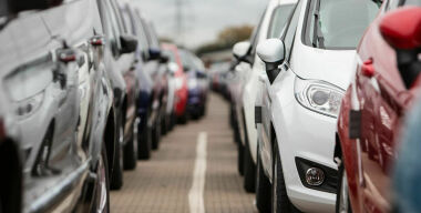 На сколько упали цены на подержанные автомобили в России