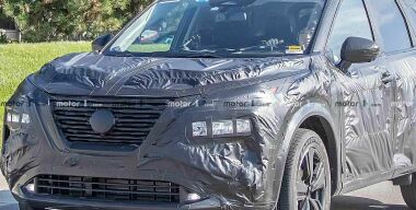 Свежий Nissan X-Trail получит «двухэтажную» оптику и еще кое-что любопытное