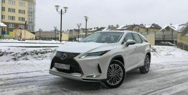 Кроссоверы Lexus подешевели на 400 000 рублей