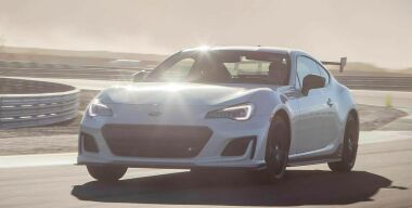 Subaru снимает с производства купе BRZ