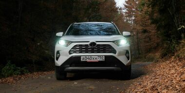 Toyota и Lexus останавливают сразу пять заводов из-за резкого снижения спроса на авто