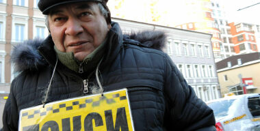 Поездки на такси из-за коронавируса стали на 30% дешевле