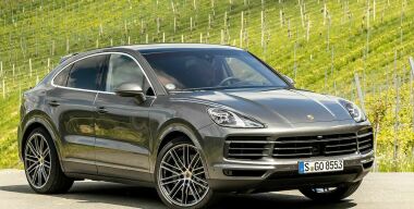 Продажи Porsche в мире упали на 5%, дальше — больше