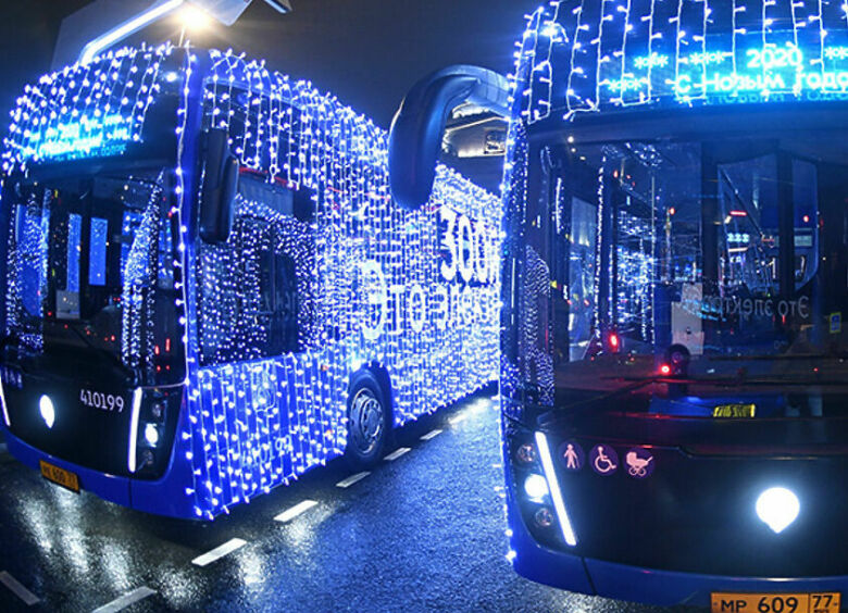 Изображение ГИБДД отменила штрафы водителям украшенных гирляндами московских электробусов