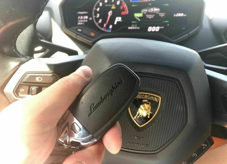 Изображение Коронавирус остановил производство суперкаров Lamborghini