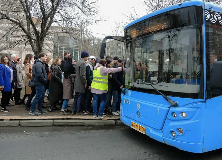 Изображение Россияне отказываются от личных авто в пользу общественного транспорта