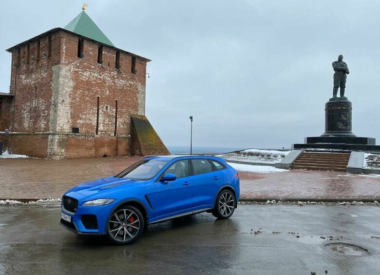 Изображение За гранью здравого смысла: тест-драйв Jaguar F-Pace SVR