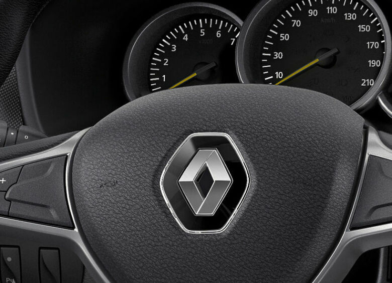 Изображение Renault Logan нового поколения заметили во время дорожных тестов