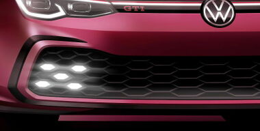 Volkswagen интригует тизером «заряженного» Golf GTI
