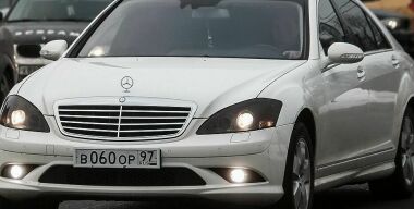 ГИБДД выдает номерные знаки нового образца