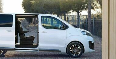 В России Opel Zafira Life получил новые комплектации и подешевел