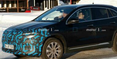 Новые кроссоверы Mercedes-Benz уже проходит дорожные тесты