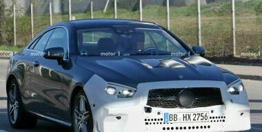 Обновленное купе Mercedes-Benz E-класса засняли фотошпионы